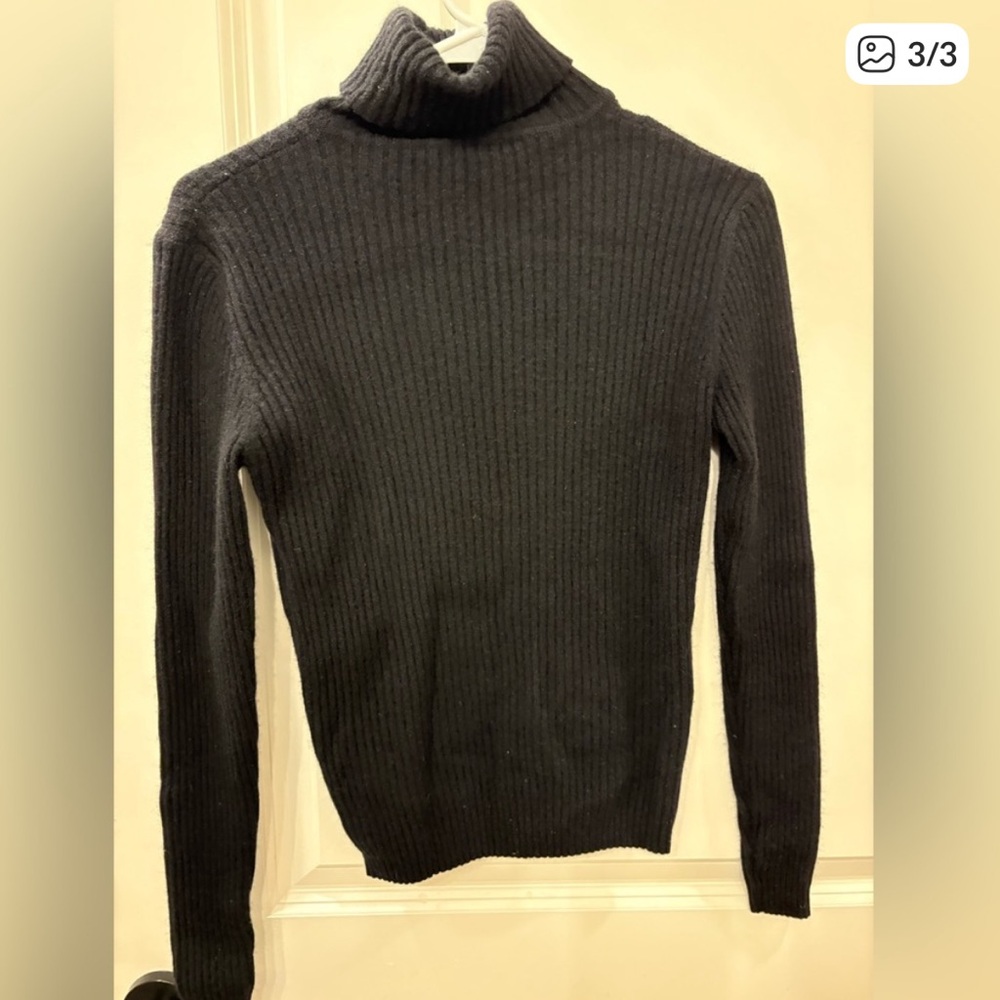 TSE Elegant Black Cashmere Turtleneck  Sweater 🖤